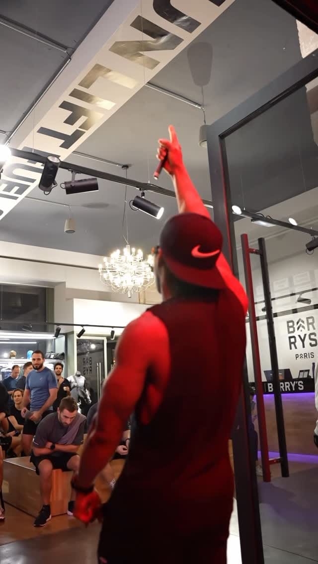 Post 2 by Barry’s France on Instagram (video)