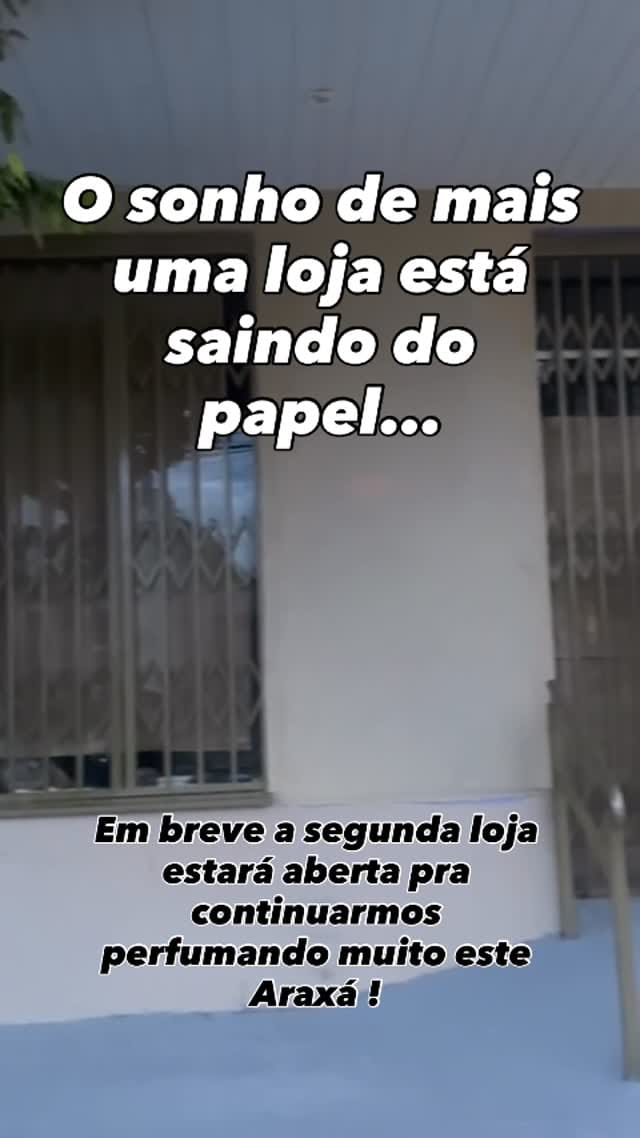 Post 1 by Perfumaria Dahora | Perfumes, Cosméticos, Makes e Studio Makeup on Instagram (video)