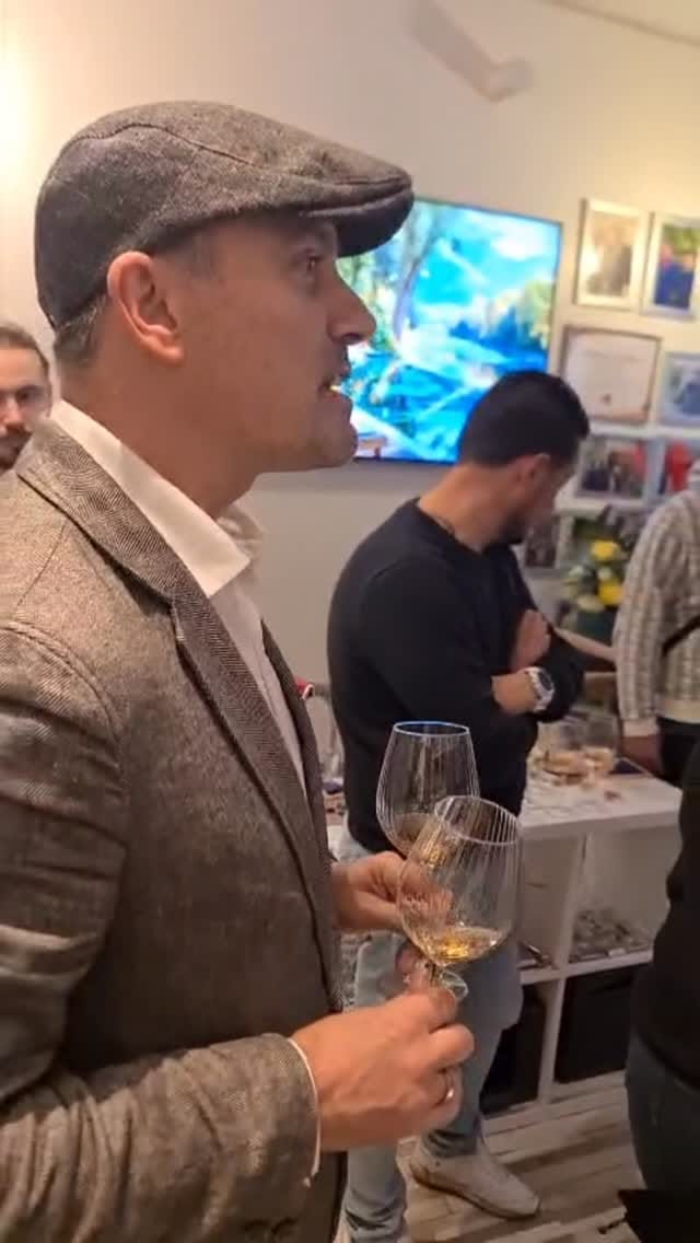 Post 2 by La Maison du Rhum on Instagram (video)