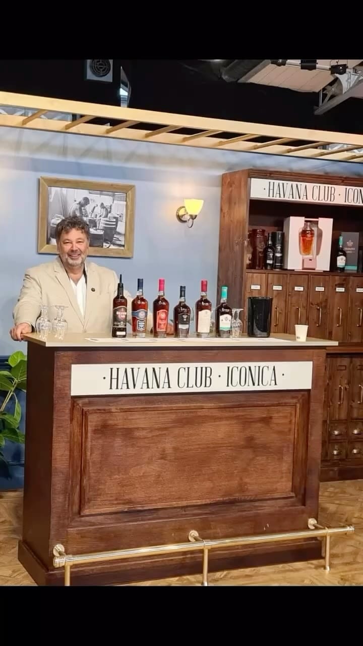 Post 4 by La Maison du Rhum on Instagram (video)