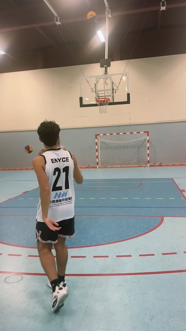 Post 7 by Blaze Merouane on Instagram (video)