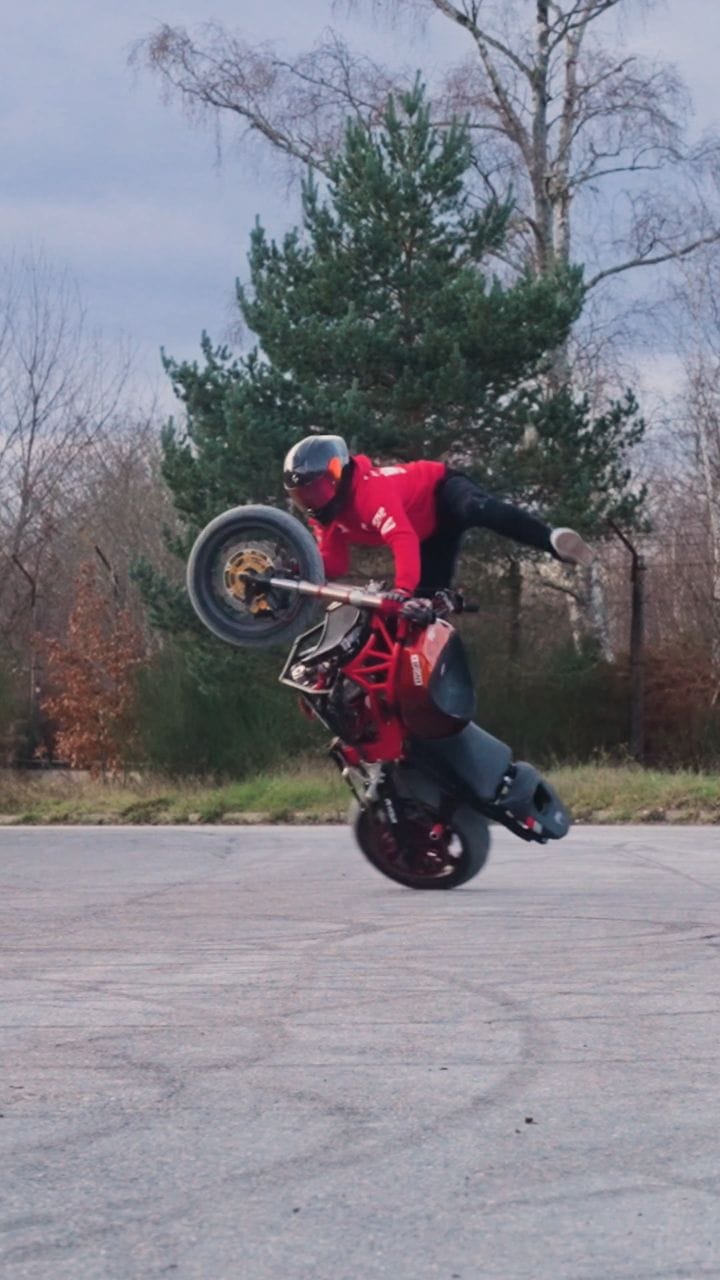 Post 8 by romain jeandrot on Instagram (video)