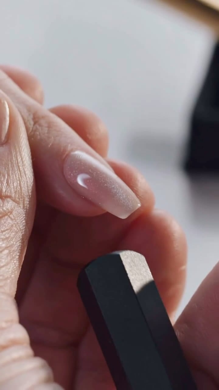 Post 8 by 𝙏𝙤𝙢 𝘽𝙖𝙘𝙝𝙞𝙠 Nails on Instagram (video)