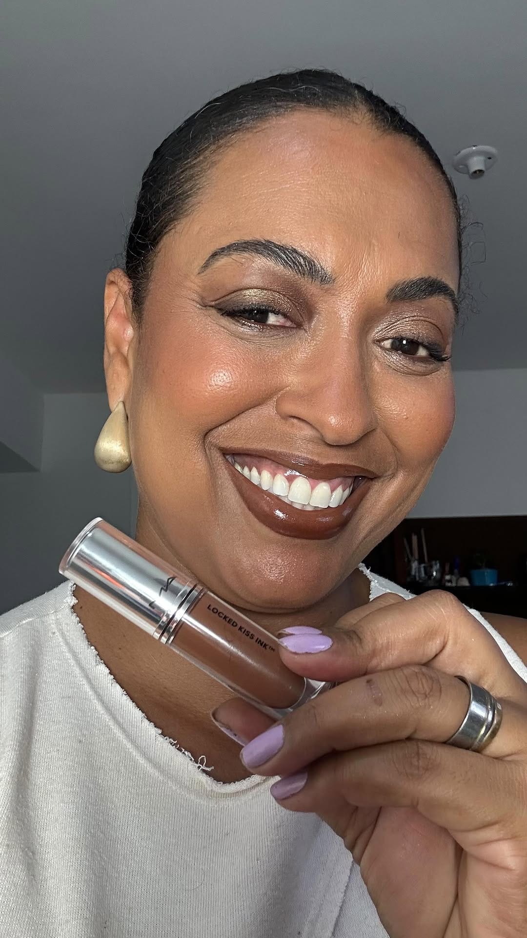 Post 2 by Monica Reis Makeup on Instagram (video)