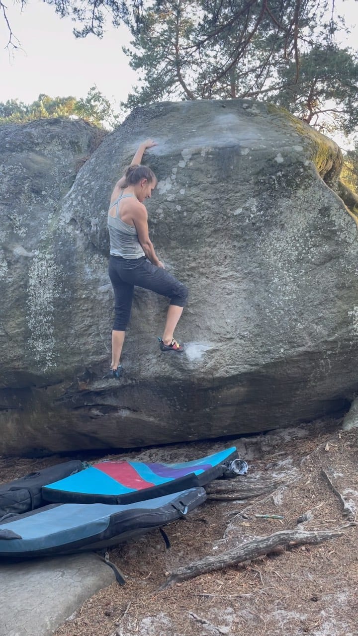 Post 10 by Asya Grechka on Instagram (video)