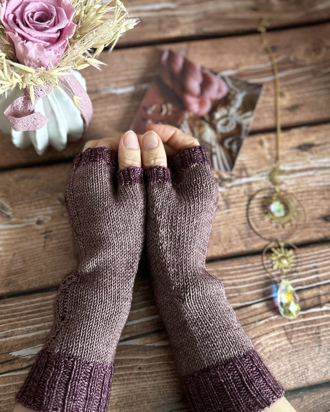 Post 2 by Coraline l Patrons et accessoires tricot on Instagram (carousel)