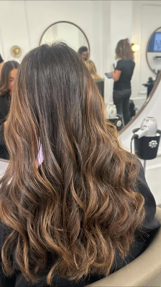 Post 3 by JS Coiffure Paris on Instagram (video)