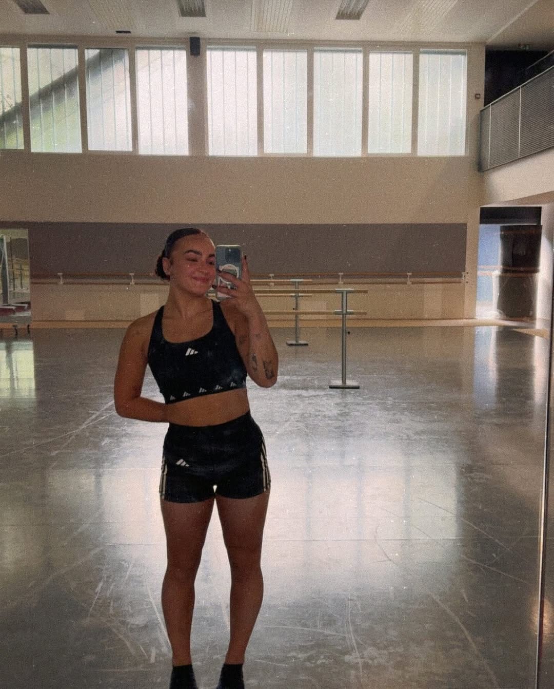 Post 8 by Coline on Instagram (carousel)