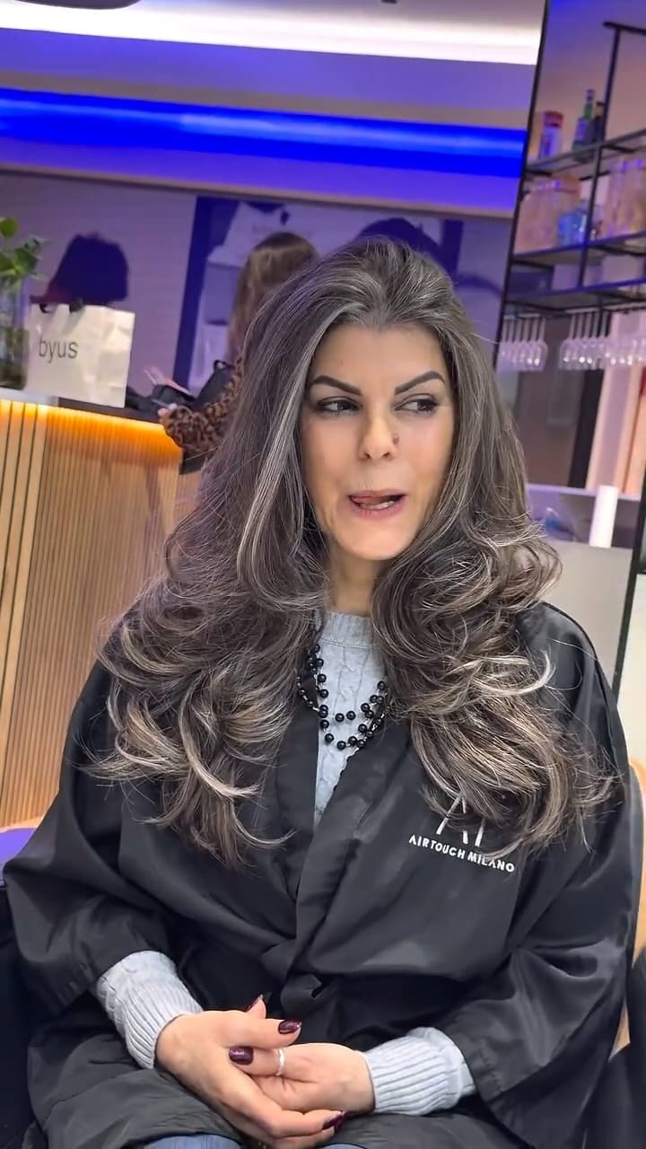 Post 2 by Shi Parrucchieri on Instagram (video)