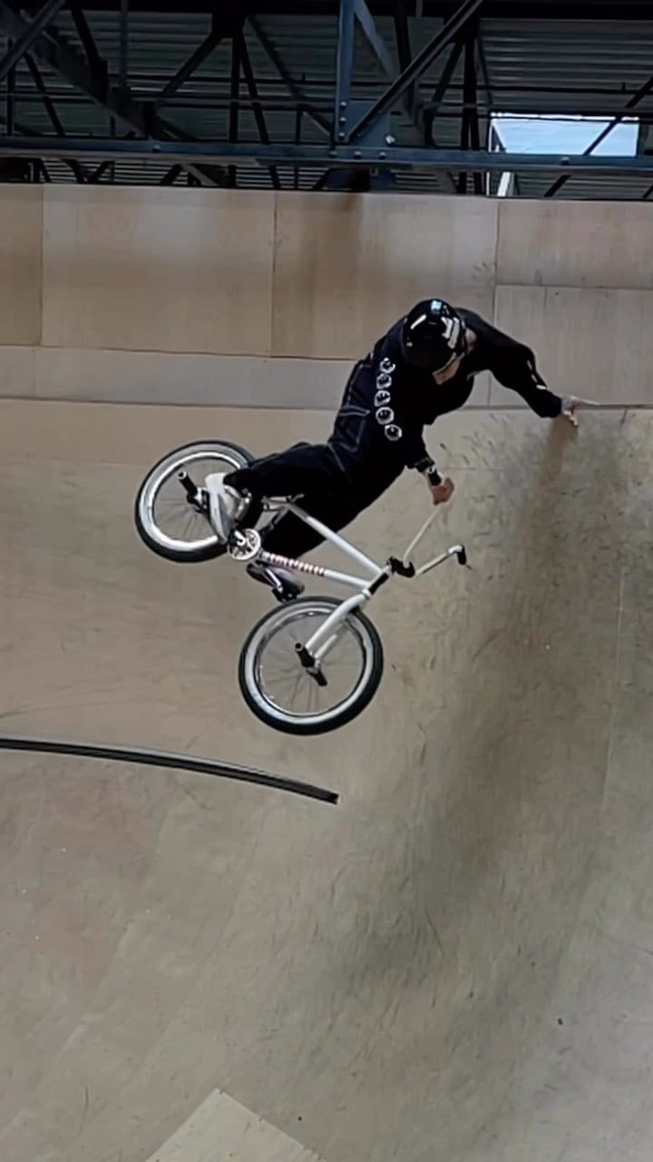 Post 9 by ROMAN KHAYRUTDINOV⚡️BMX on Instagram (video)