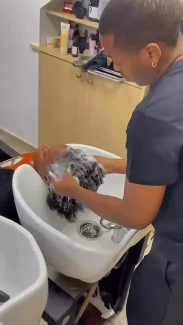 Post 8 by Institut de beauté | Guadeloupe on Instagram (video)