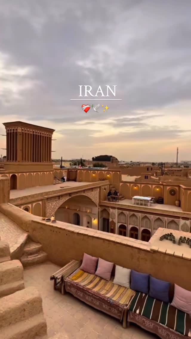 Post 1 by گالری پاطی on Instagram (video)