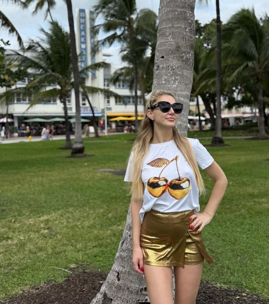 Post 10 by 𝓛𝓮𝓪𝓷𝓪 𝓢𝓱𝓮𝓲𝓷 on Instagram (carousel)