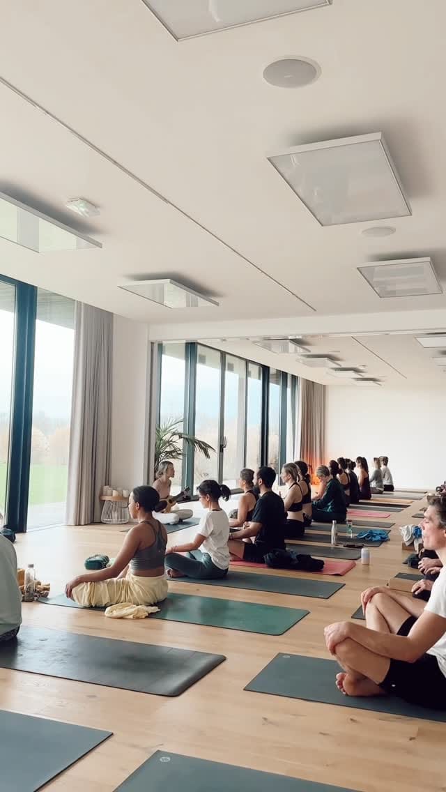 Post 1 by Yoga Village Paris on Instagram (video)