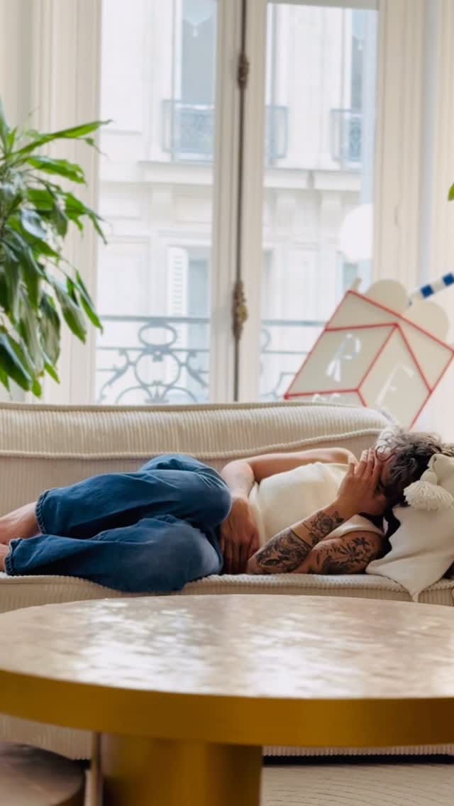 Post 5 by Estelle Kiné on Instagram (video)