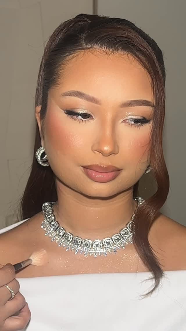 Post 5 by EMPIRE BEAUTY🦋MAKE UP- HAIR- HIJAB - HENNA on Instagram (video)