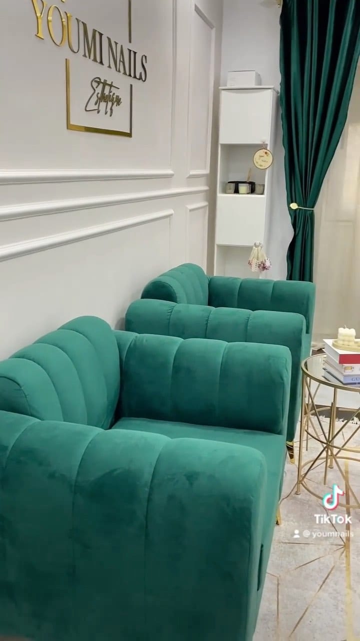 Post 10 by Youmi nail's💅 on Instagram (video)