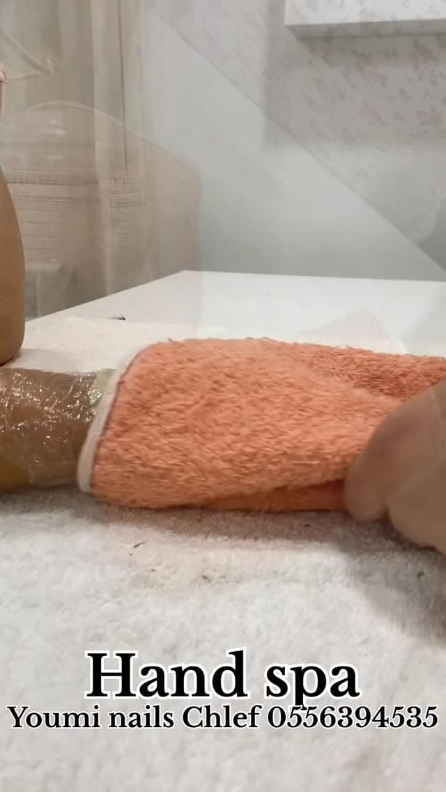 Post 3 by Youmi nail's💅 on Instagram (video)