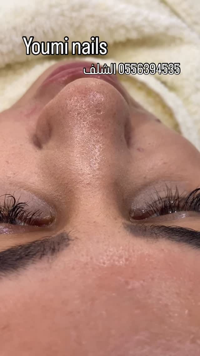 Post 7 by Youmi nail's💅 on Instagram (video)