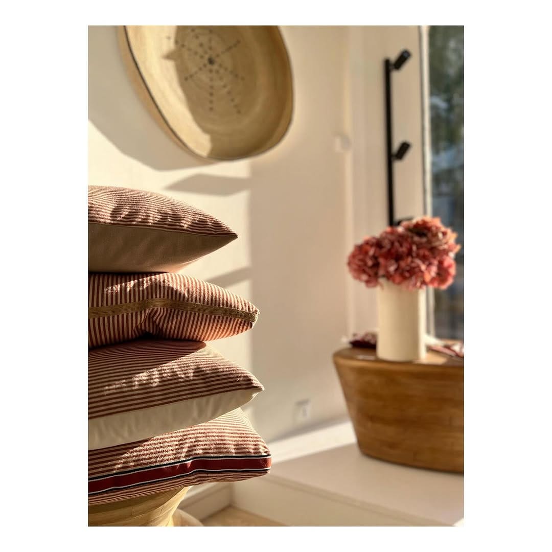 Post 8 by Cecilia de Pardieu on Instagram (carousel)