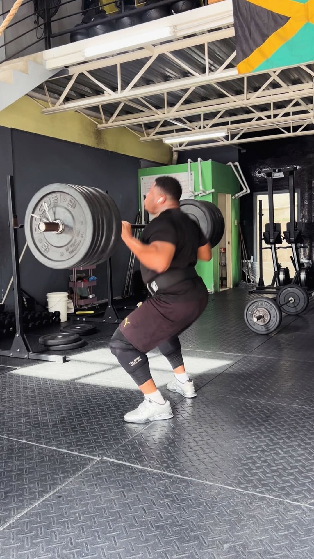 Post 4 by Soneil Brandon Ellington ™️ on Instagram (video)