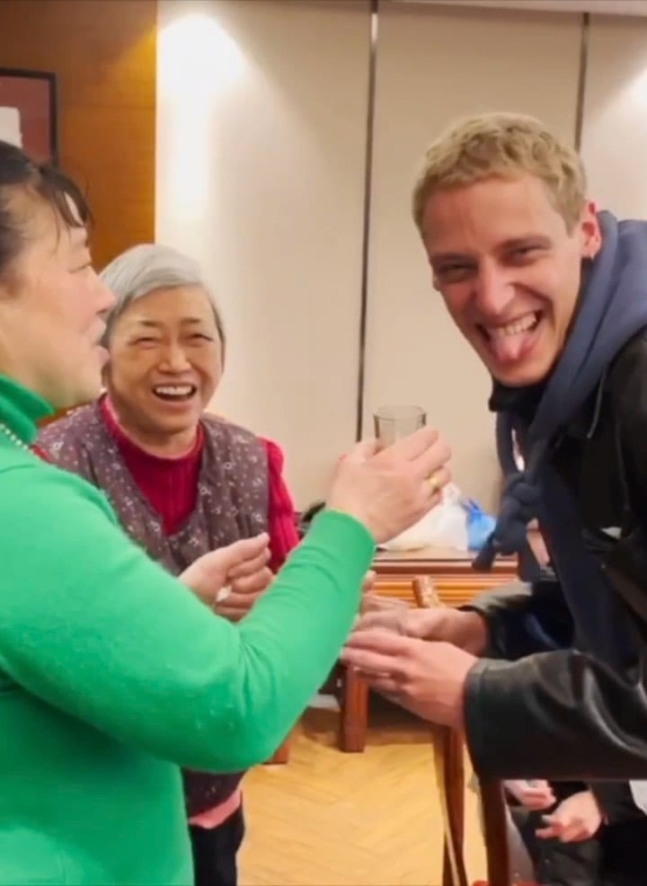 Post 9 by Thi on Instagram (video)