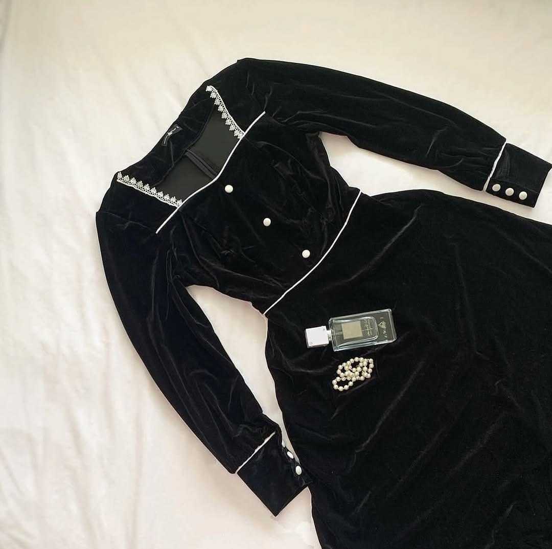 Post 5 by 𝐑𝐎𝐁𝐄𝐒 𝐃𝐄 𝐌𝐀𝐈𝐒𝐎𝐍 🦢🫧🎀 𝑯𝑶𝑼𝑺𝑬 𝑫𝑹𝑬𝑺𝑺𝑬𝑺 on Instagram (image)