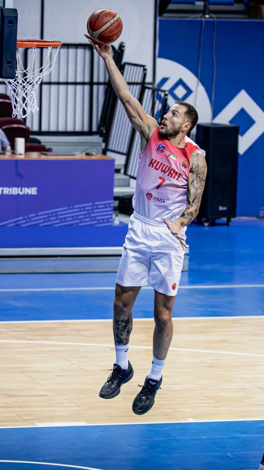 Post 6 by Joffrey Lauvergne on Instagram (video)