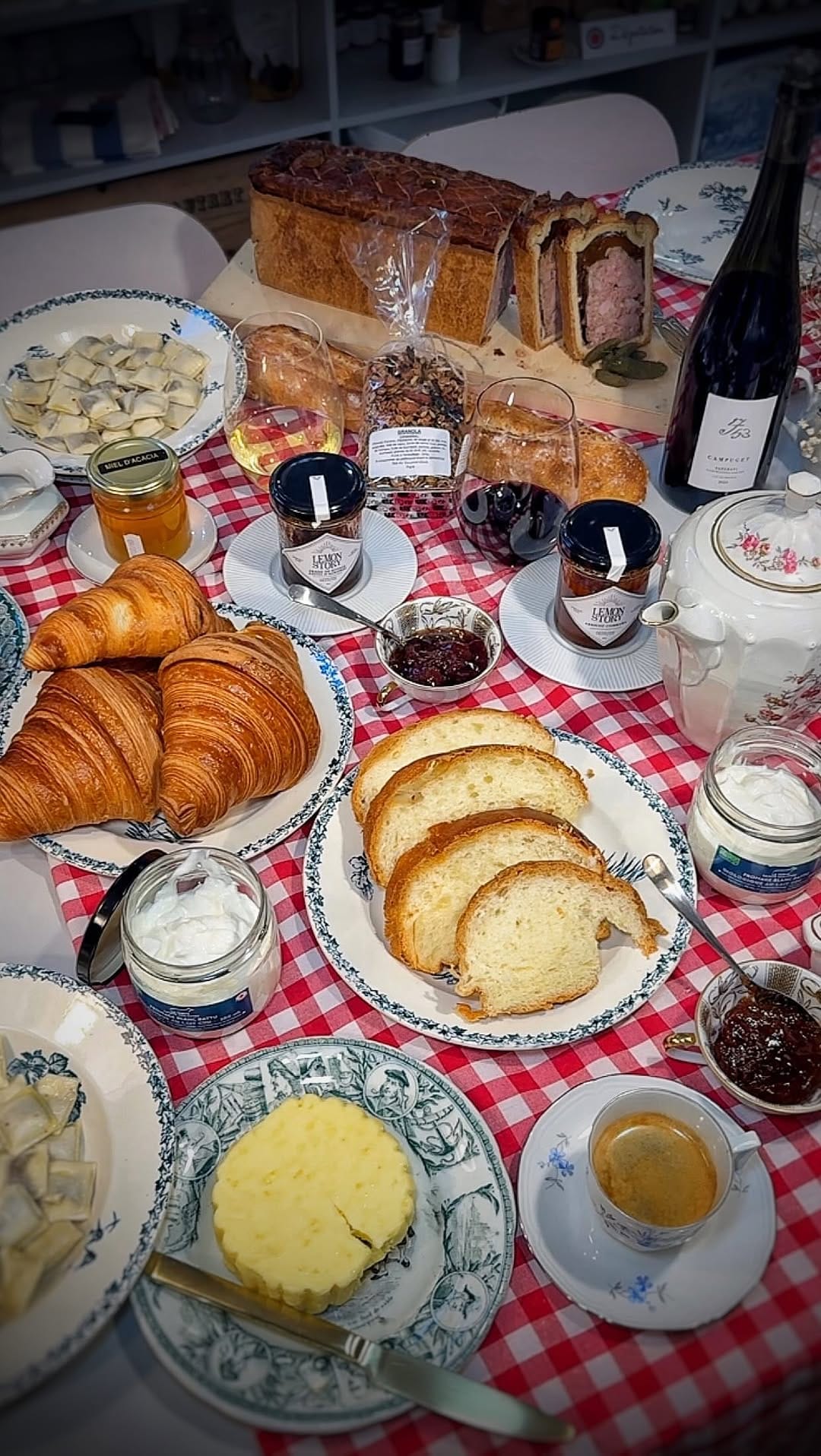 Post 9 by L’épicerie de Loïc.B on Instagram (video)
