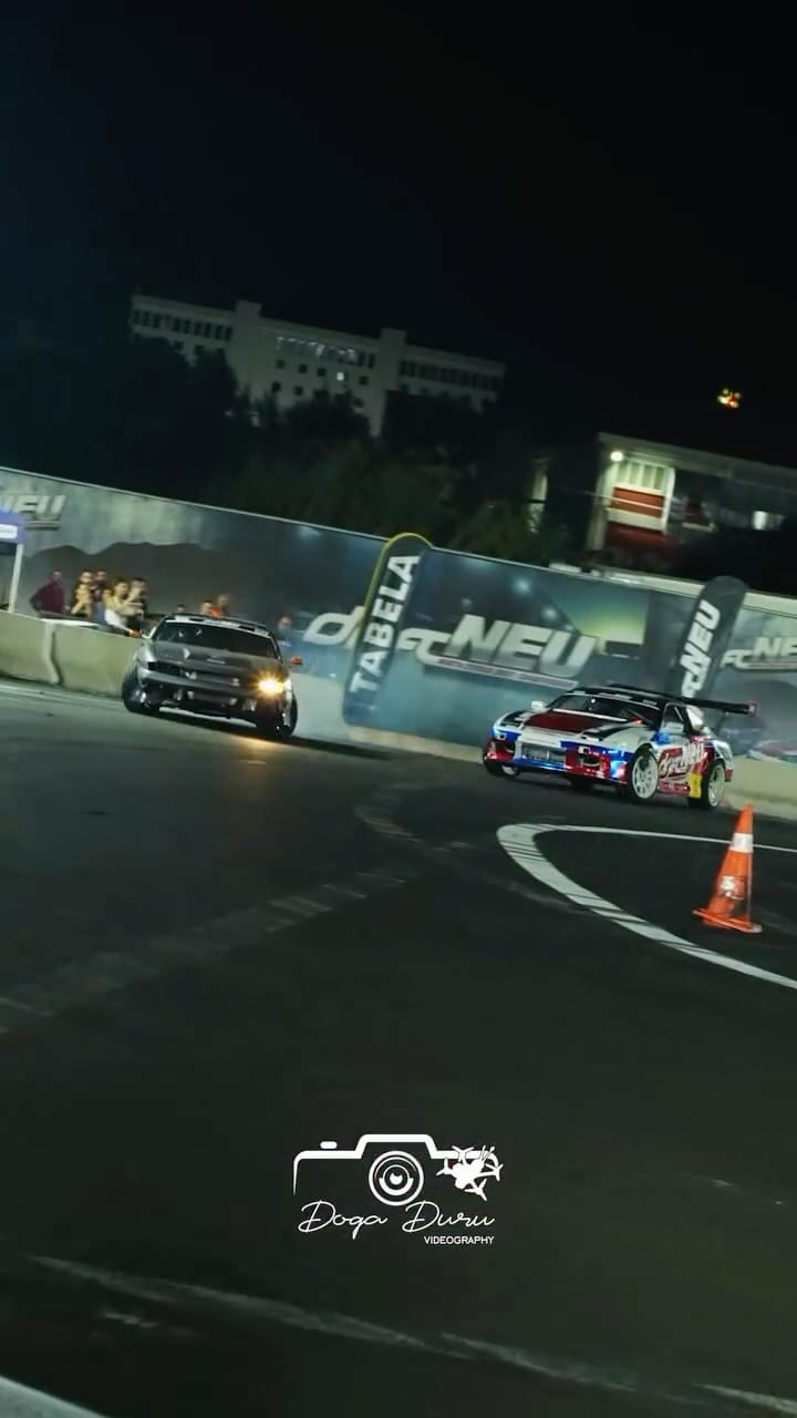 Post 9 by Axel Francois on Instagram (video)
