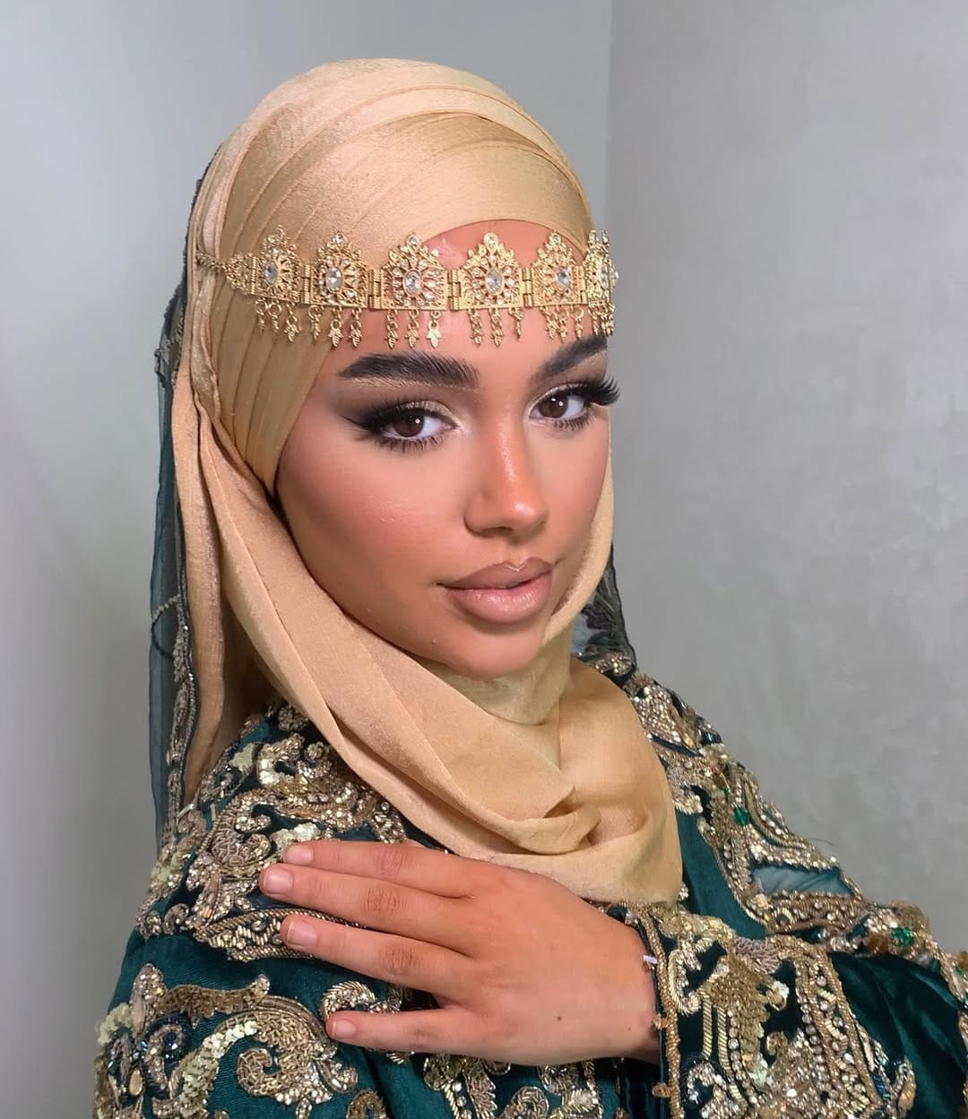 Post 9 by Bridal specialist makeup/ Hairstyle / Pose hijeb et Turban on Instagram (image)
