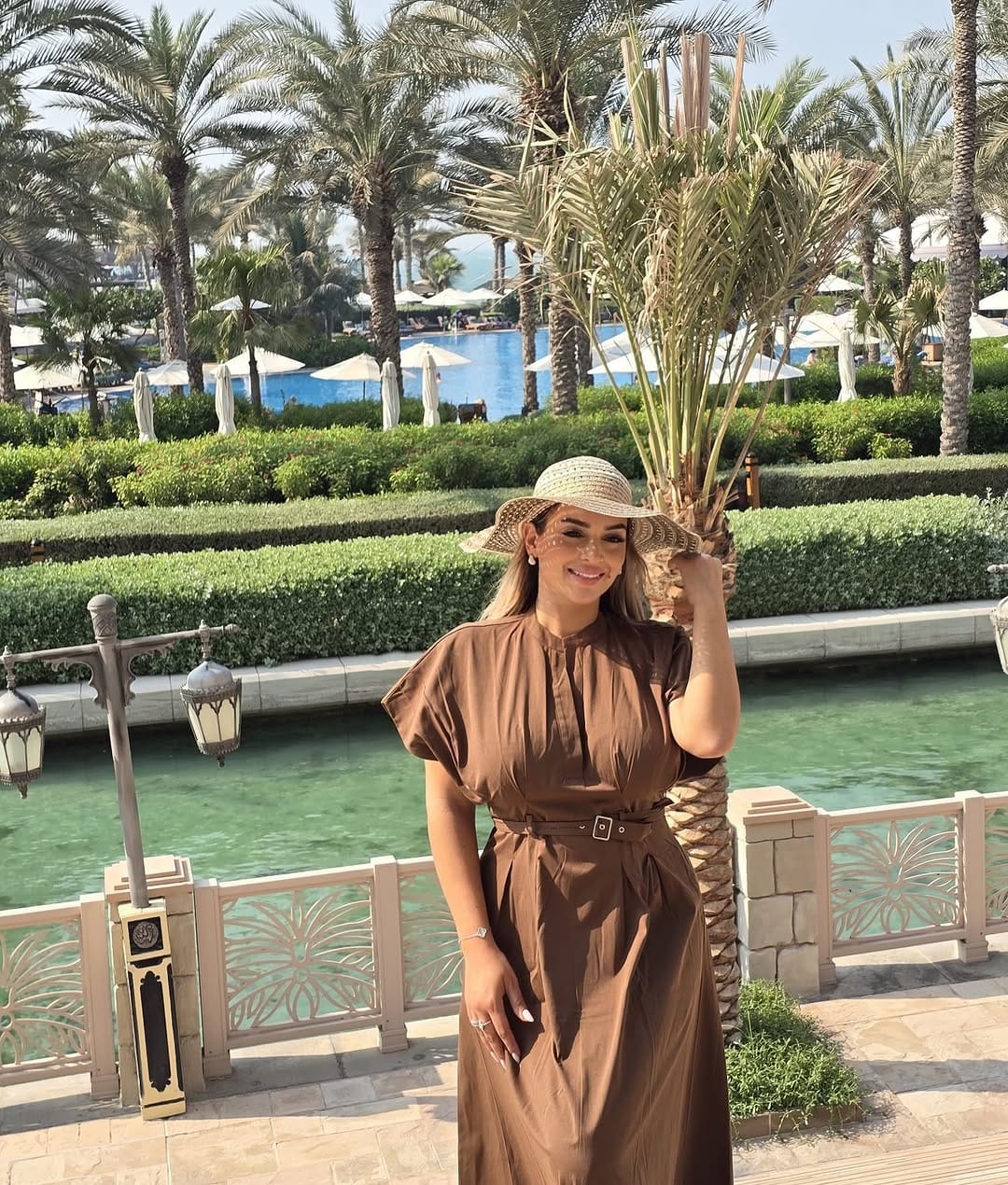 Post 3 by Sarra smaali Officiel 🧿 on Instagram (carousel)