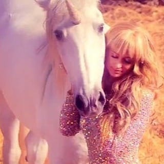 Post 10 by Paris Hilton Unicorn Mist on Instagram (image)