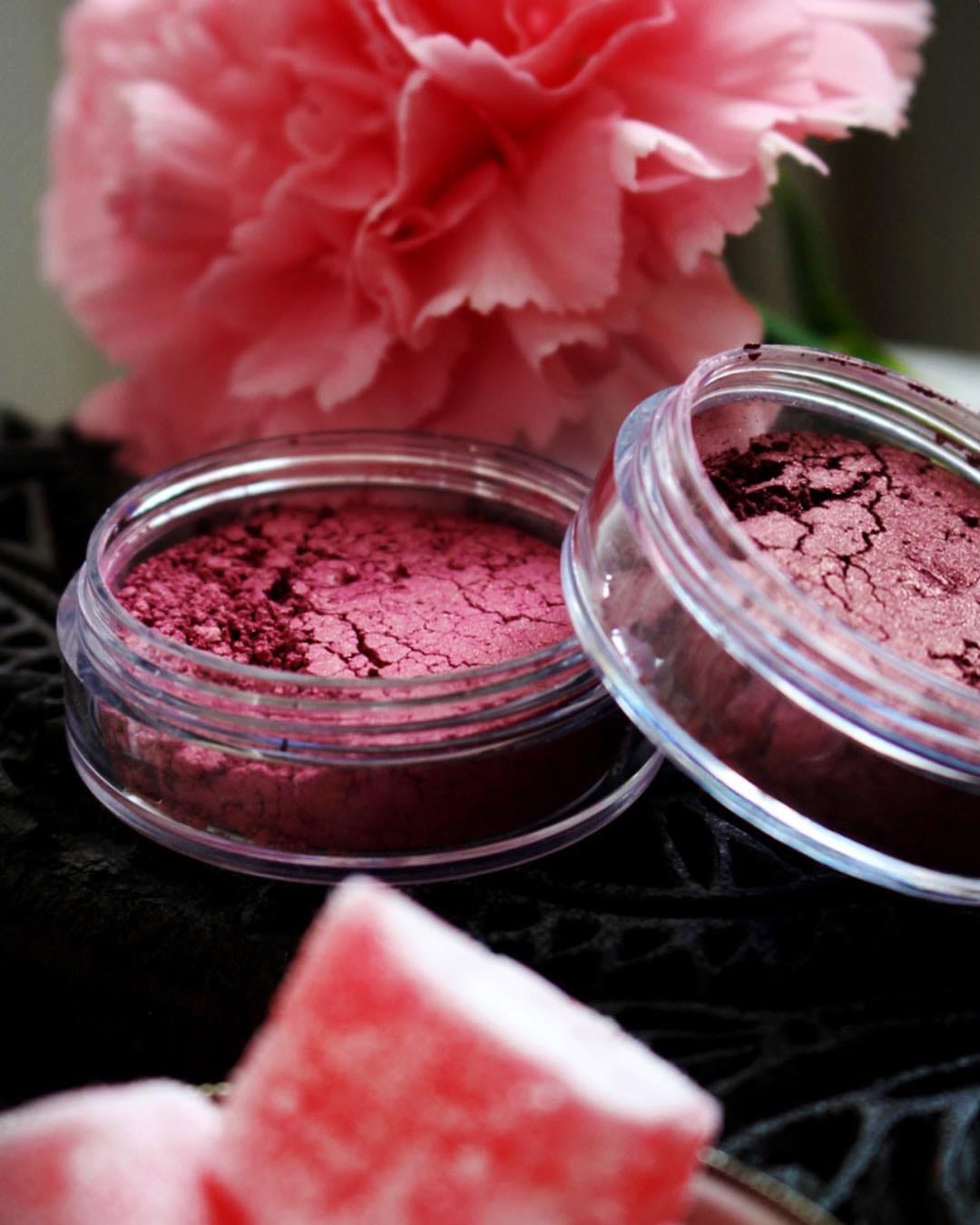 Post 9 by Mineralis Cosmetics on Instagram (image)