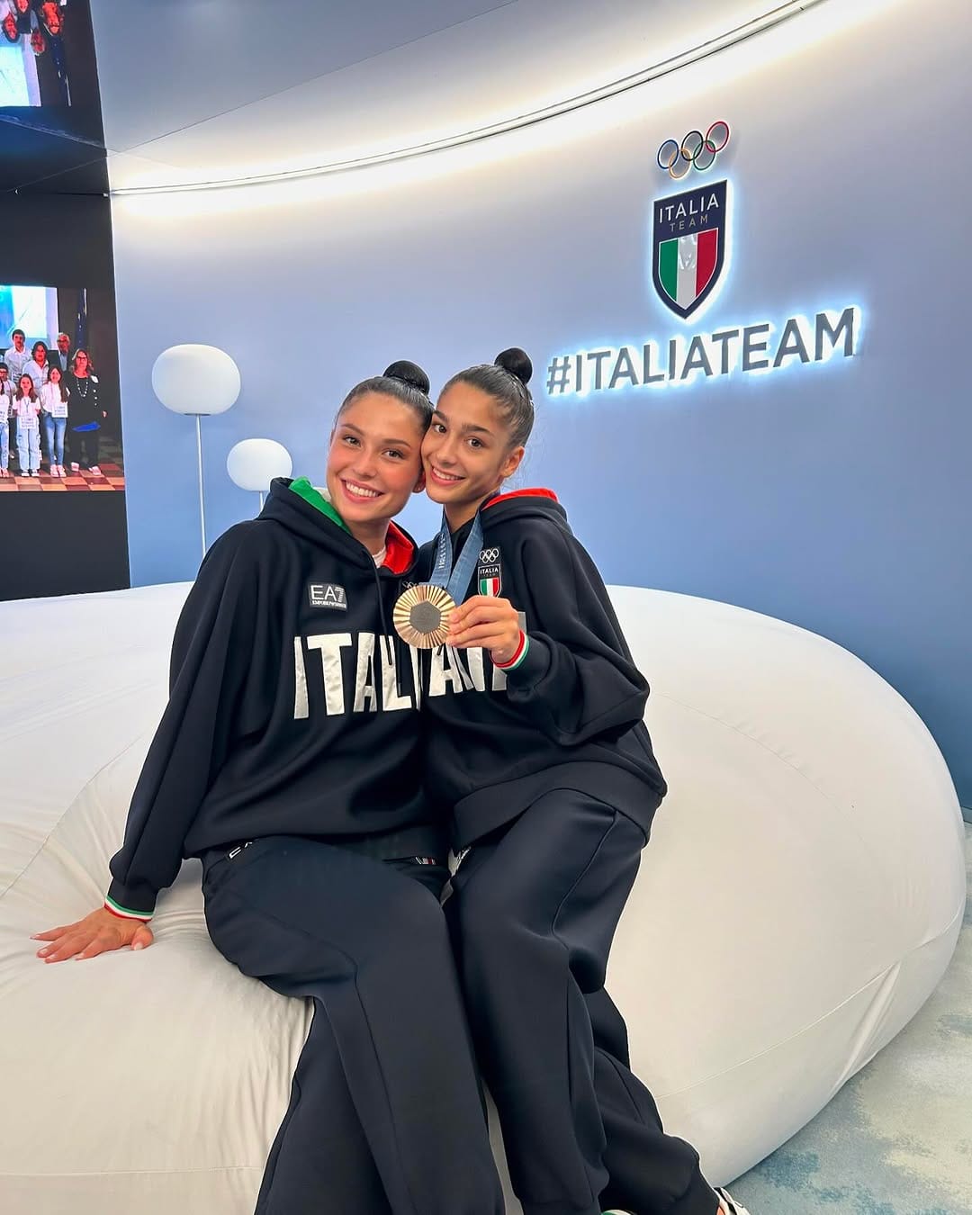 Post 8 by MILENA BALDASSARRI🌙 on Instagram (image)