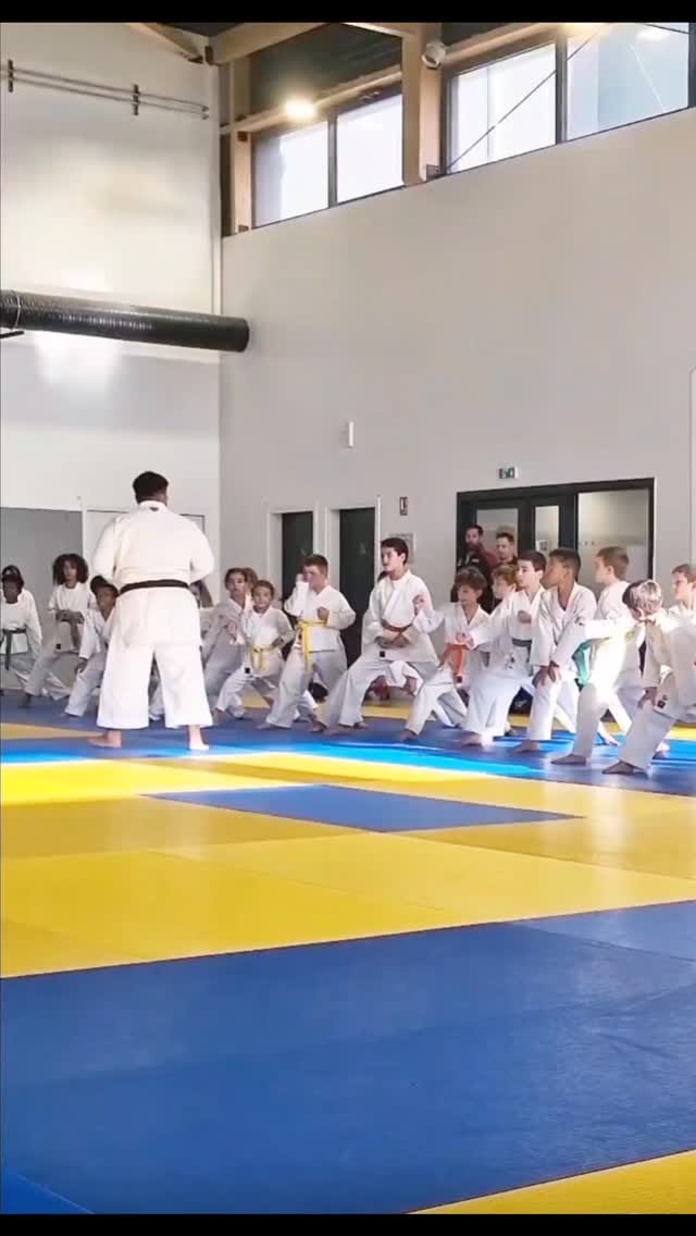 Post 2 by 𝑭𝒓𝒂𝒏𝒄𝒌 𝑵𝒈𝒐𝒂𝒏 🇰🇭🇫🇷 on Instagram (video)