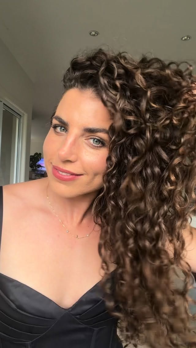 Post 8 by Jessica Fox on Instagram (video)