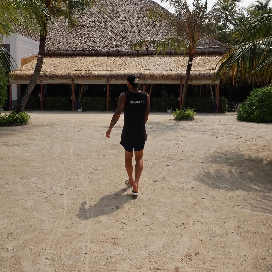 Post 3 by T H E O   H E R N Á N D E Z on Instagram (carousel)