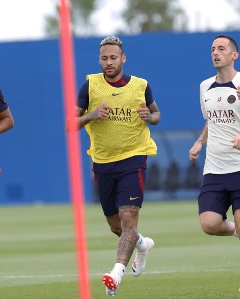 Post 4 by Neymar Jr on Instagram (carousel)