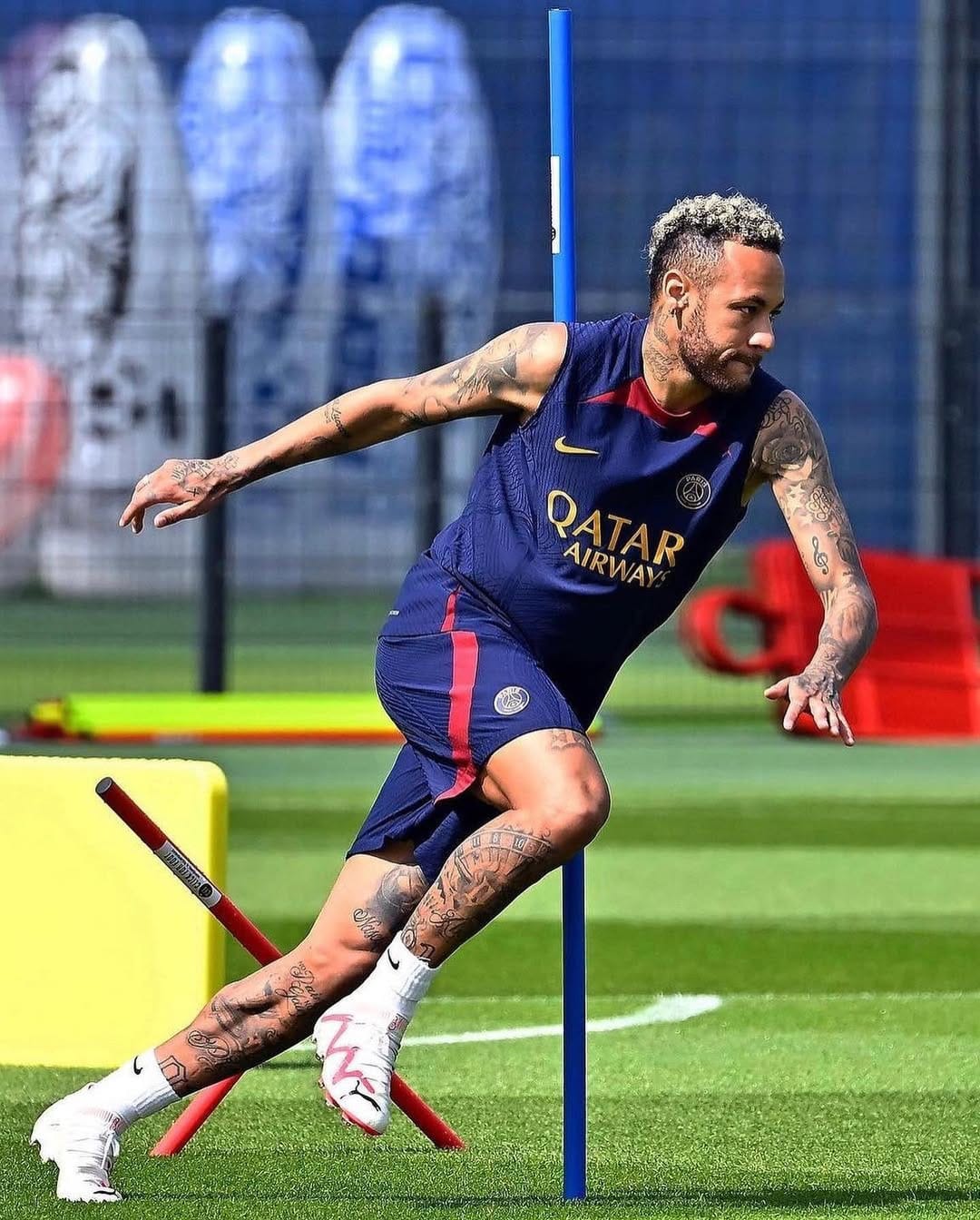 Post 3 by Neymar Jr on Instagram (carousel)