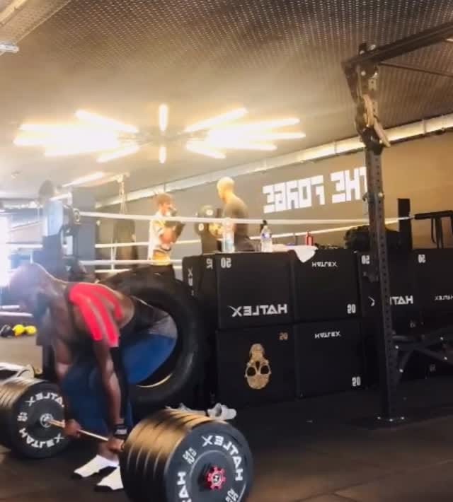 Post 2 by 𝕔𝕒𝕣𝕝𝕠𝕤 𝕥𝕒𝕜𝕒𝕞 on Instagram (video)