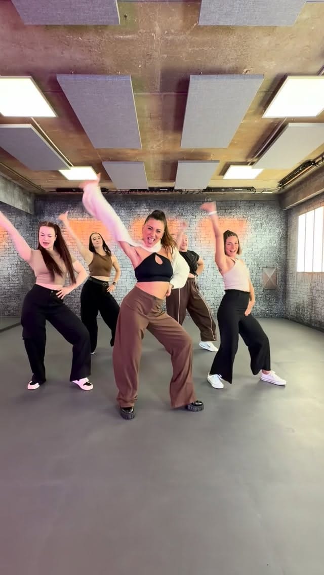 Post 5 by Maeva Groubier on Instagram (video)