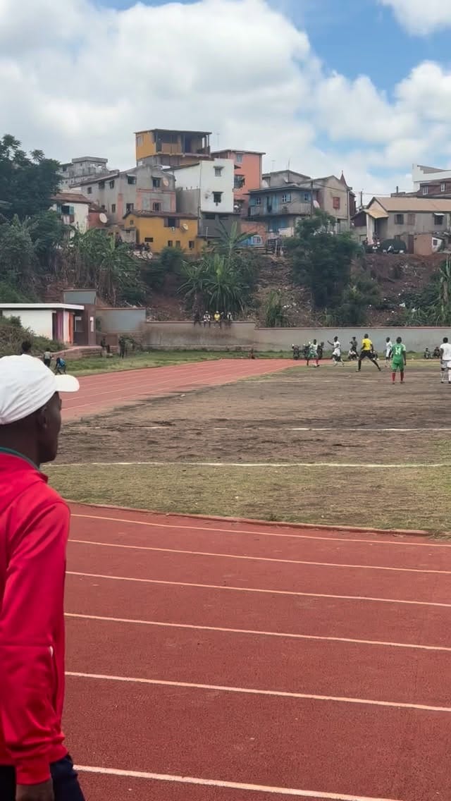 Post 4 by FANEVA IMA 🇲🇬 💫✍🏽 on Instagram (video)