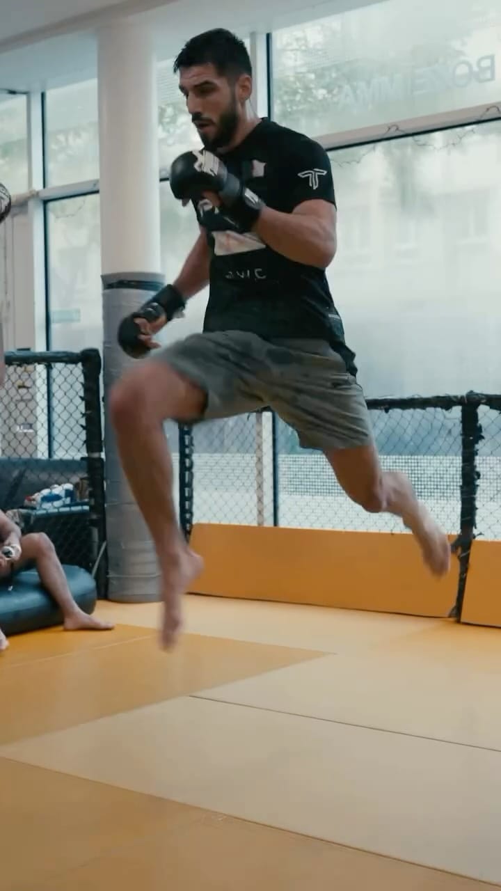 Post 5 by Asaël Adjoudj ⵣ on Instagram (video)