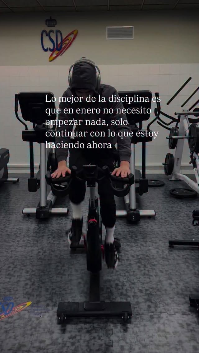 Post 6 by Adrian Vicente / Taekwondista Olímpico on Instagram (video)