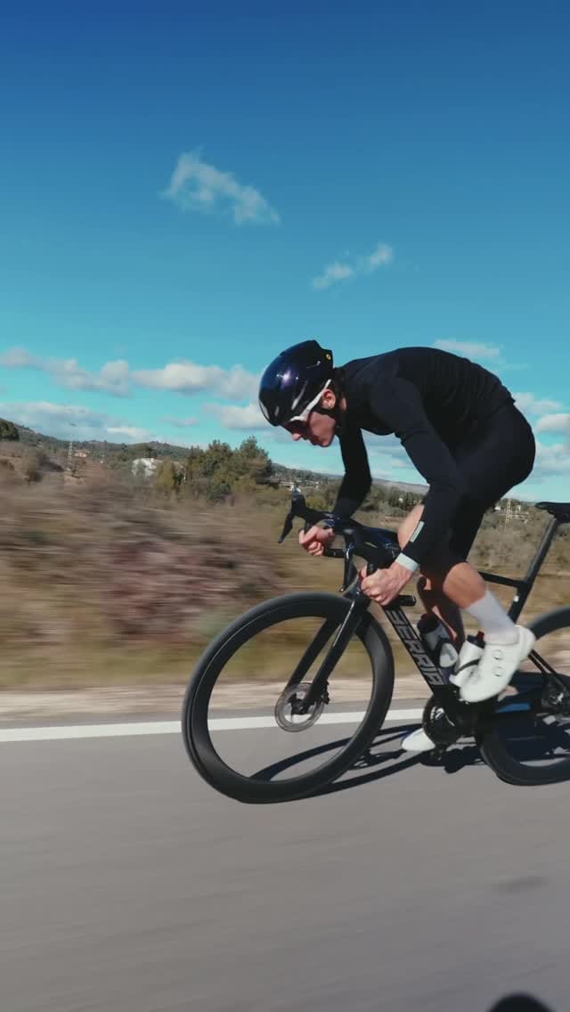 Post 3 by Louis Gautheron on Instagram (video)