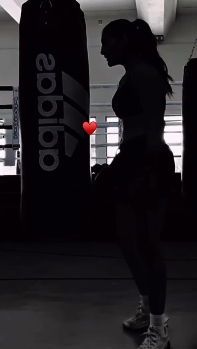 Post 4 by 𝑨𝒏𝒈𝒆𝒍𝒂 𝑪𝒂𝒓𝒊𝒏𝒊 on Instagram (video)