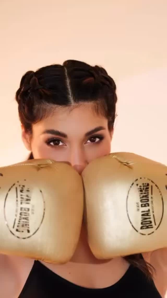 Post 6 by 𝑨𝒏𝒈𝒆𝒍𝒂 𝑪𝒂𝒓𝒊𝒏𝒊 on Instagram (video)