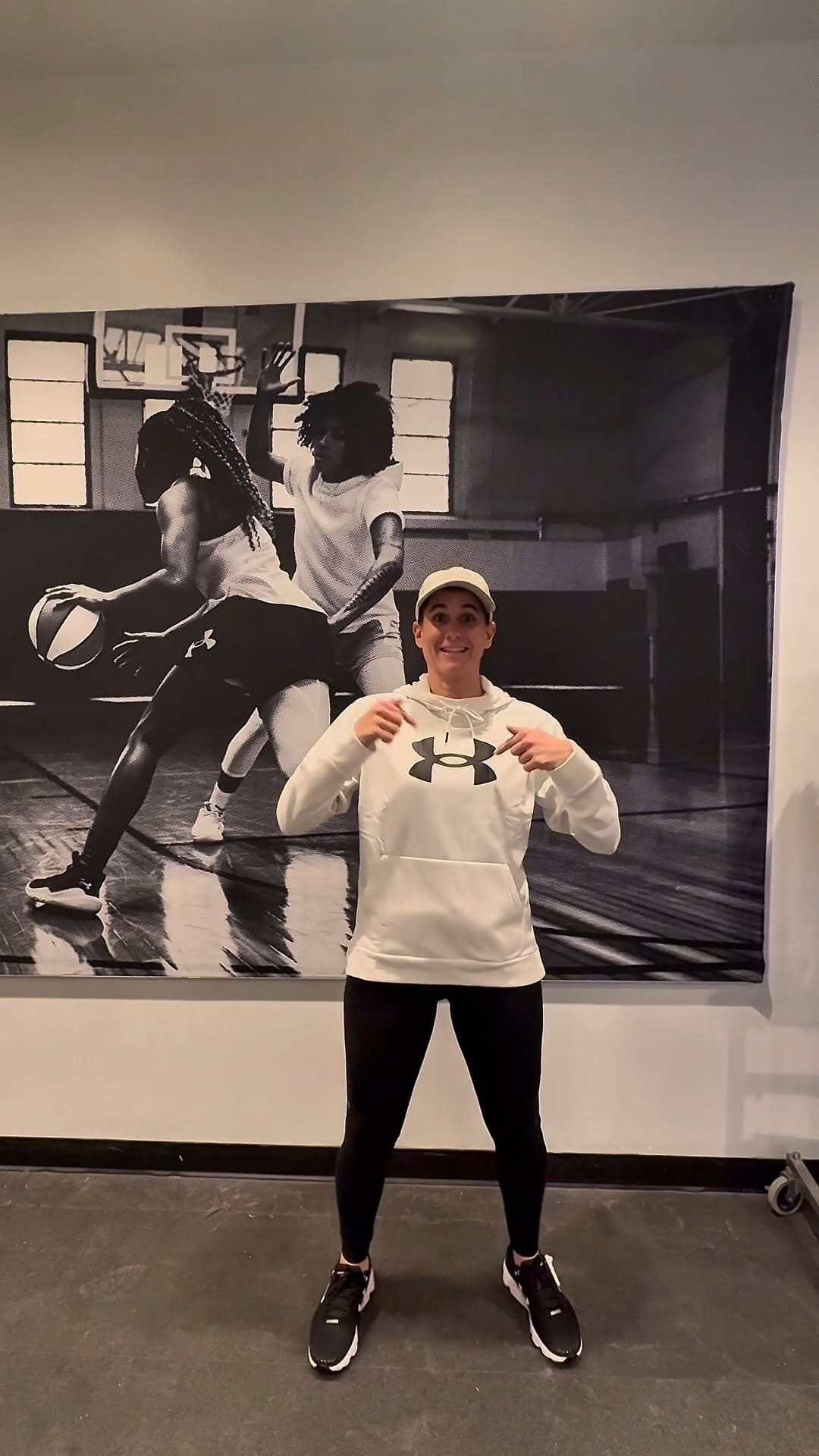 Post 2 by Charlotte Bilbault on Instagram (video)