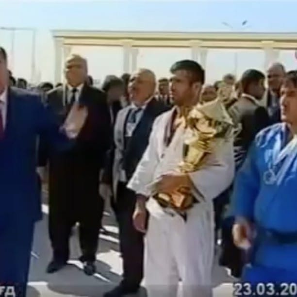 Post 10 by Комроншох Устопириён on Instagram (video)